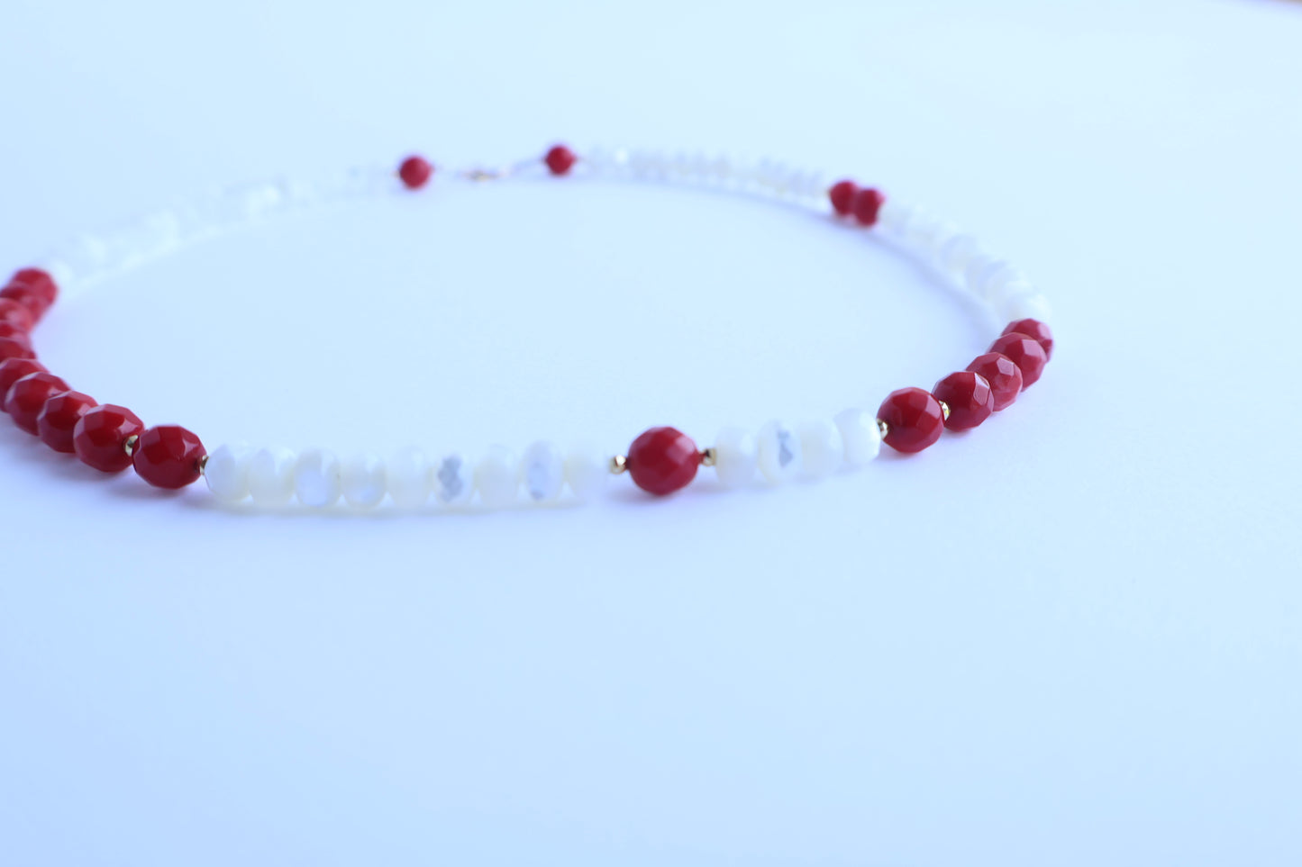 Queen’s Coral Necklace – 海の記憶をつなぐ首飾り