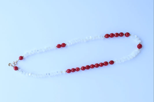 Queen’s Coral Necklace – 海の記憶をつなぐ首飾り