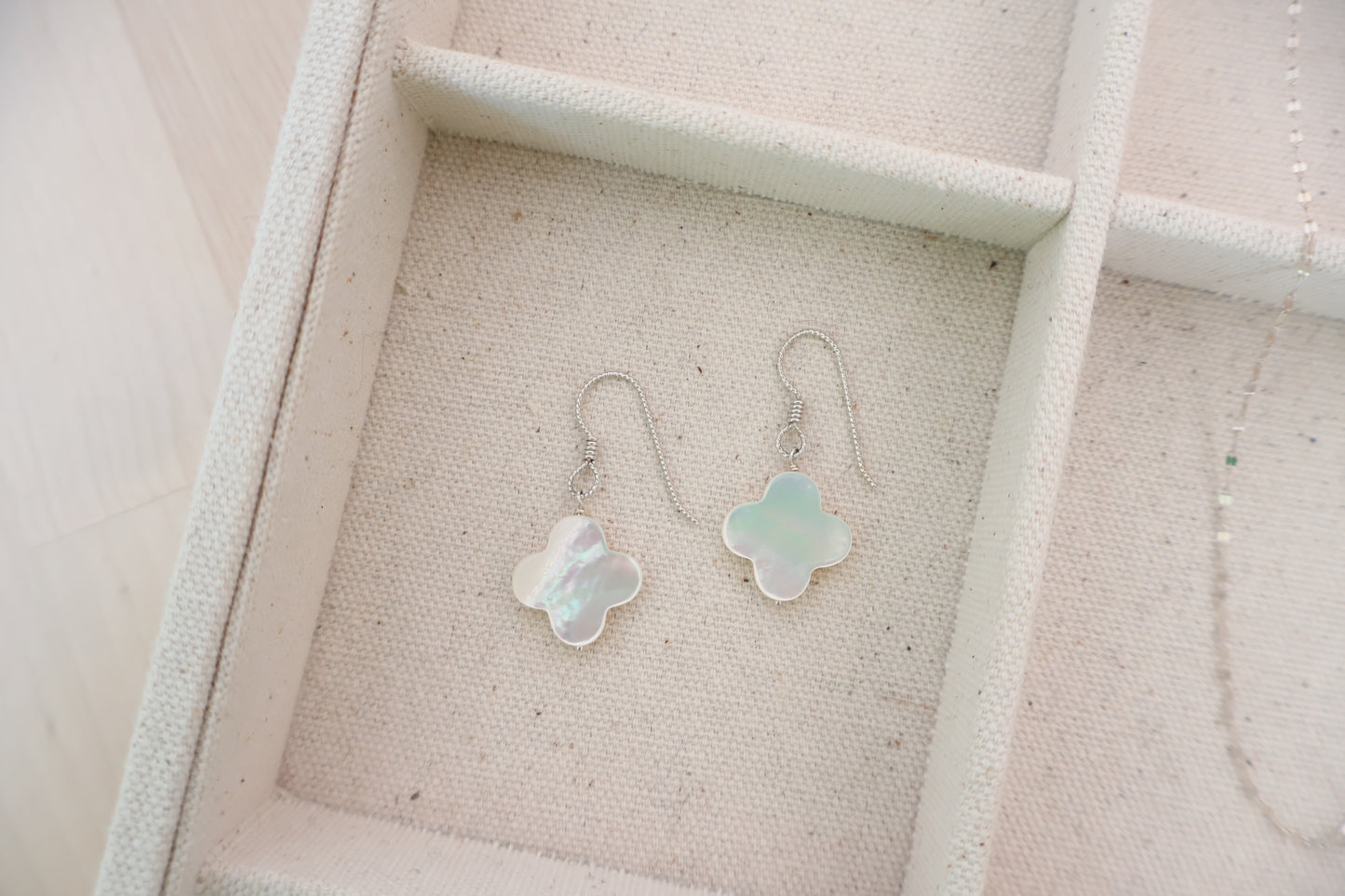 Earrings｜Mother Lotus