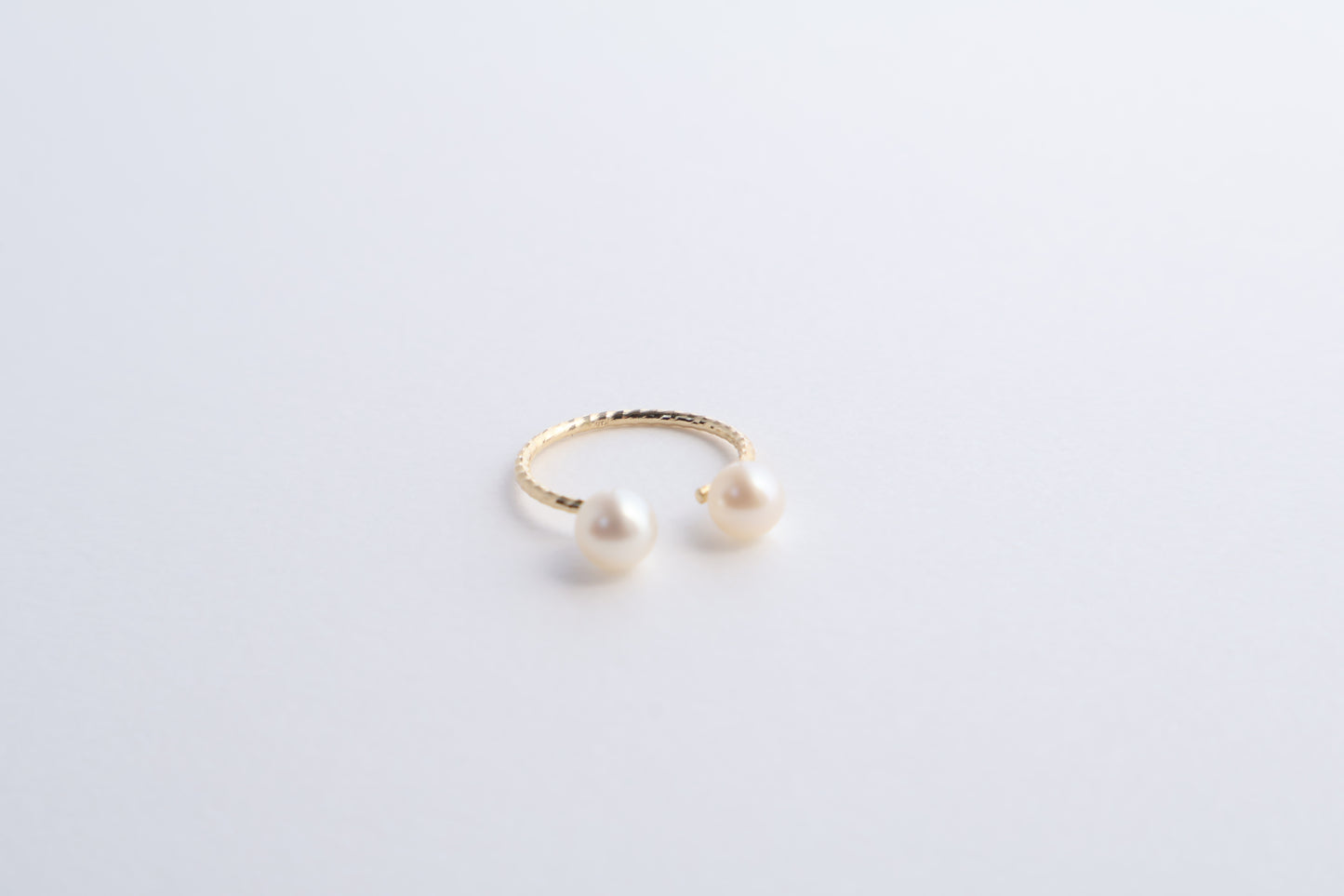 K10 pearl-accent Ear Cuff [cut wire]