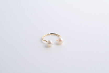 K10 pearl-accent Ear Cuff [cut wire]