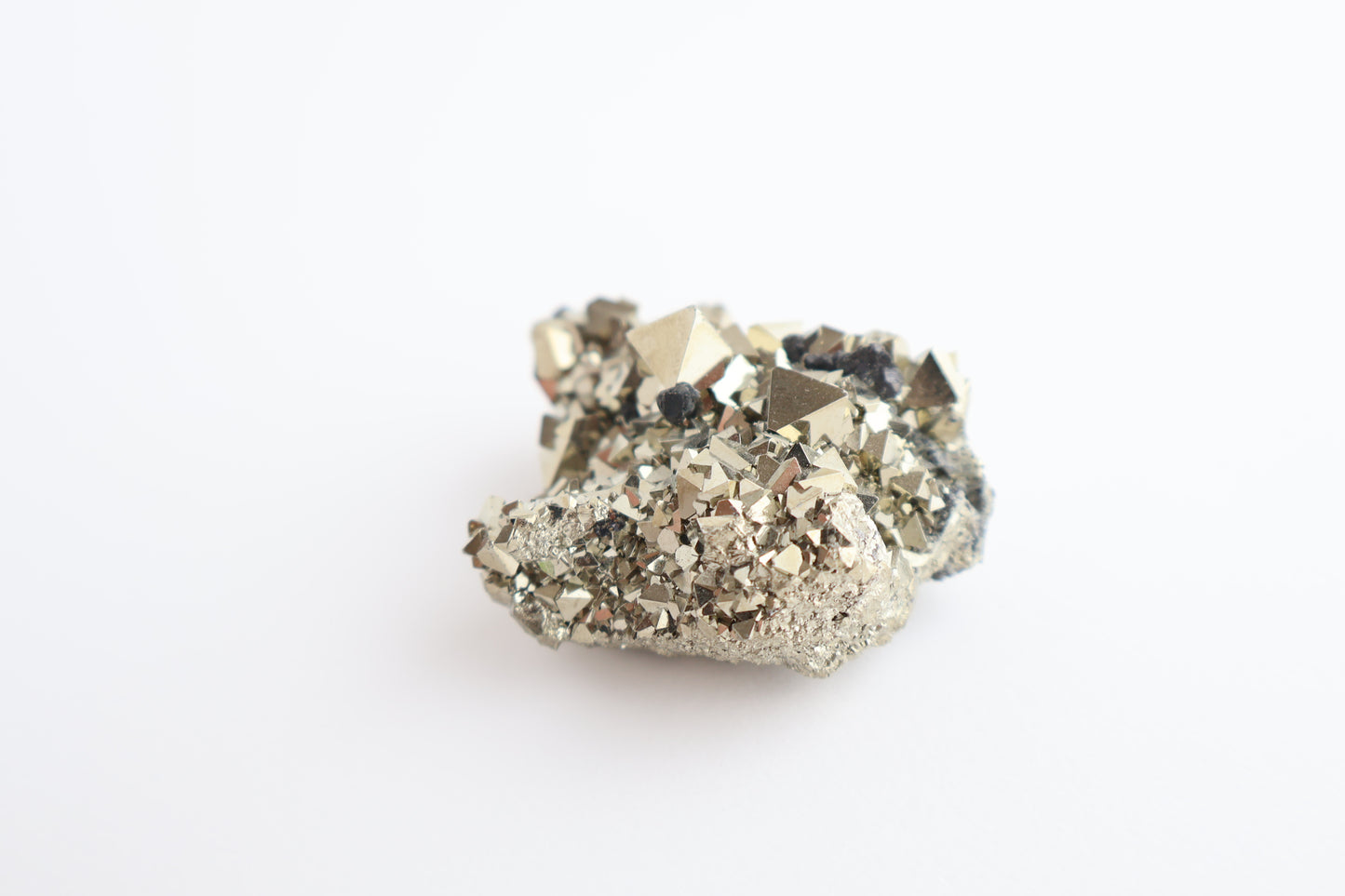 Pyrite ~large cluster~