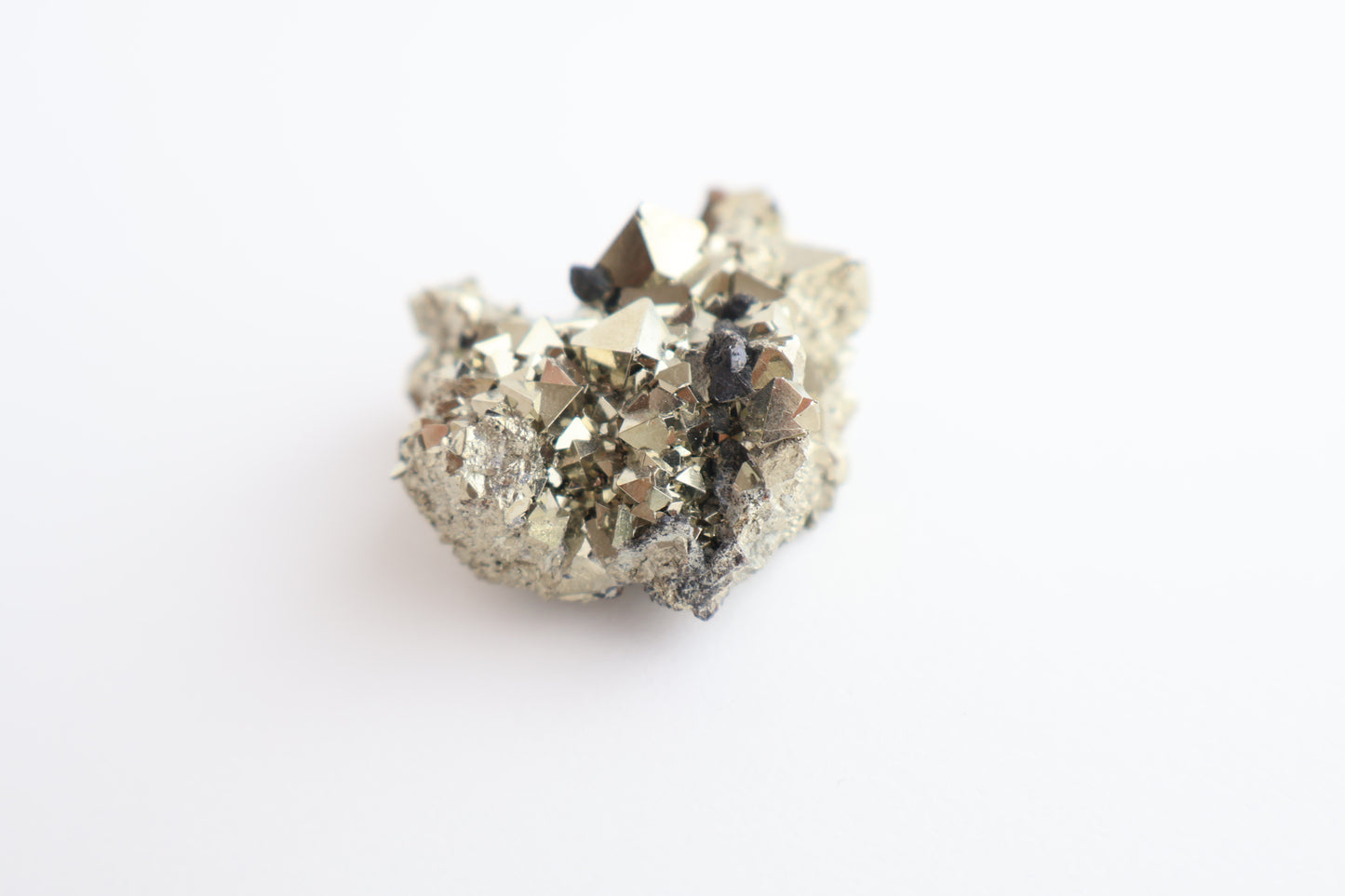 Pyrite ~large cluster~