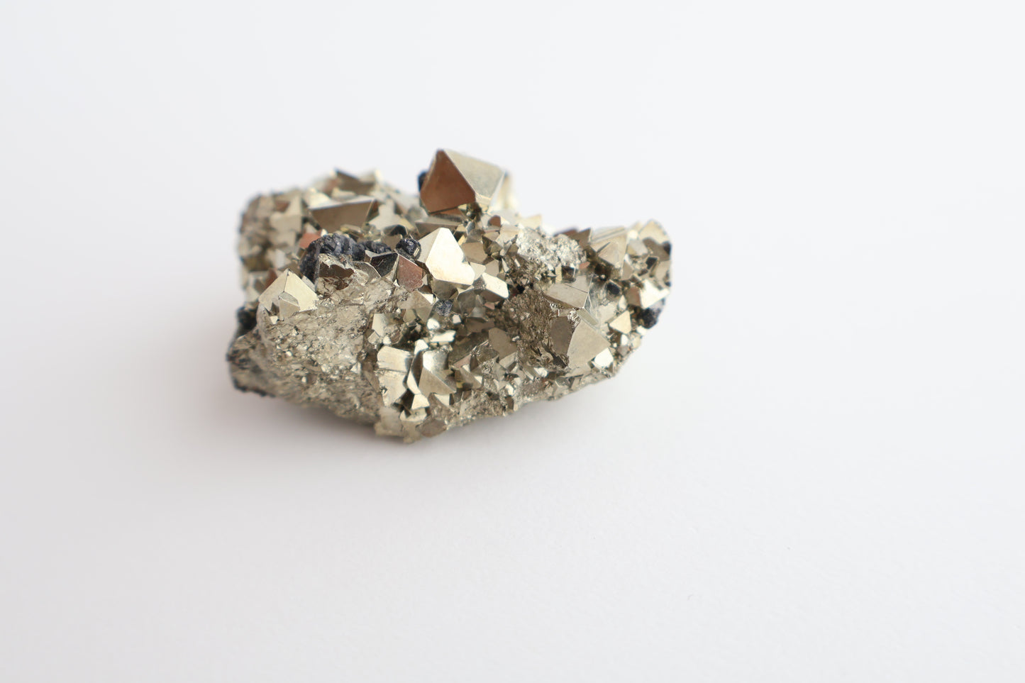Pyrite ~large cluster~