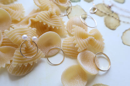 K10 pearl-accent Ear Cuff [cut wire]